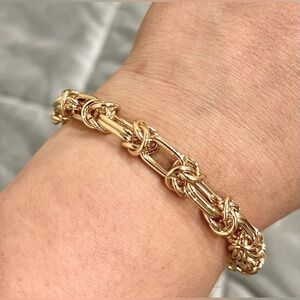 House of Harlow 1960 Gold Tone link Bracelet.